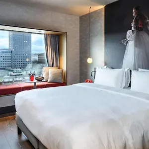 **** ホテル Radisson Red Hotel, オーストリア